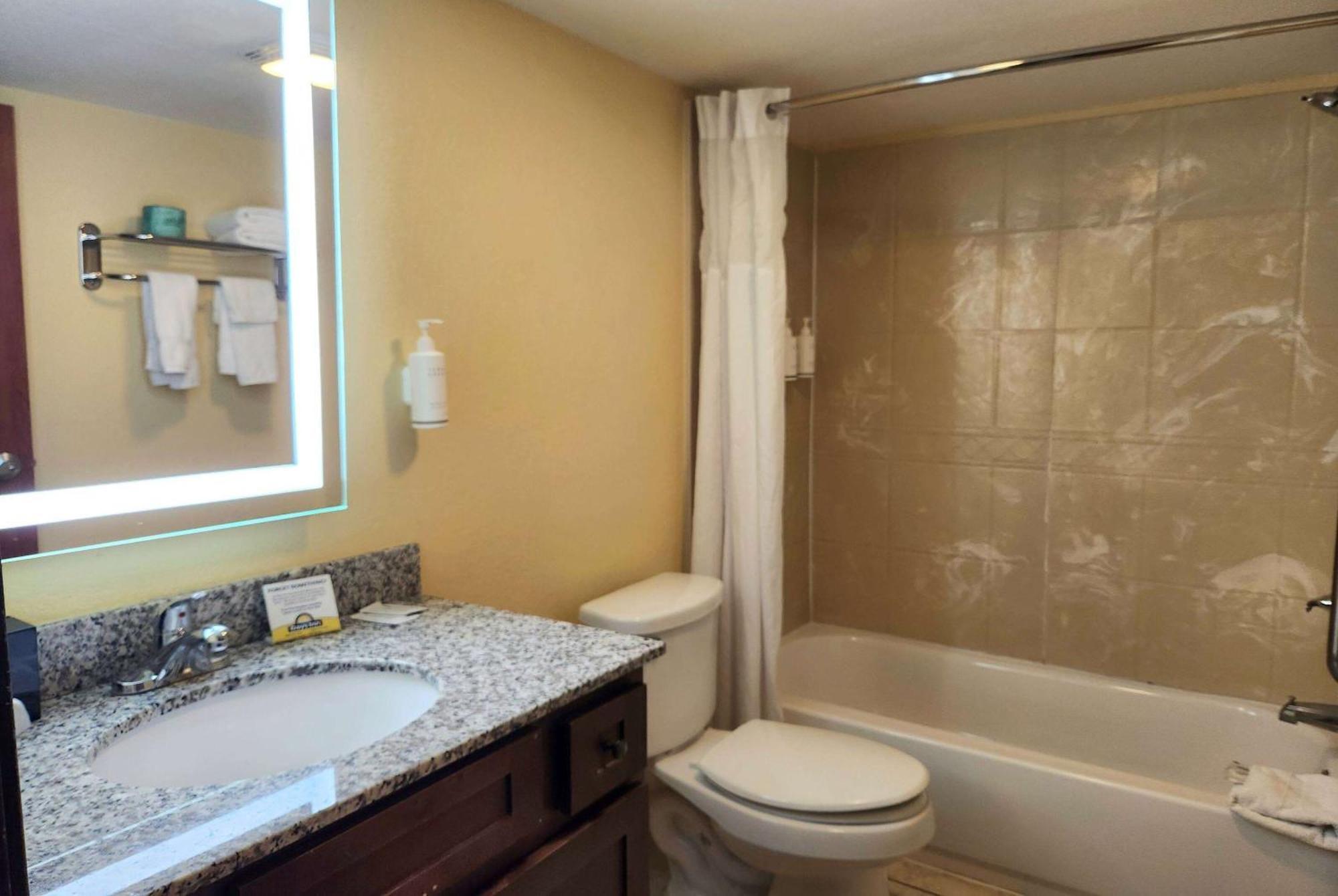 Days Inn By Wyndham New Orleans Pontchartrain Екстериор снимка